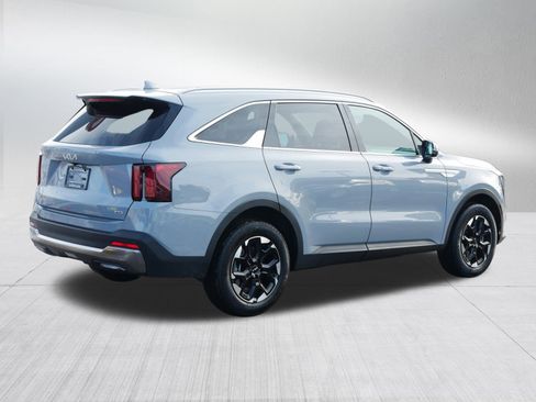 Certified 2025 Kia Sorento S image 7