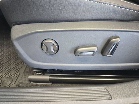 Used 2024 Volkswagen Jetta SE FWD image 24