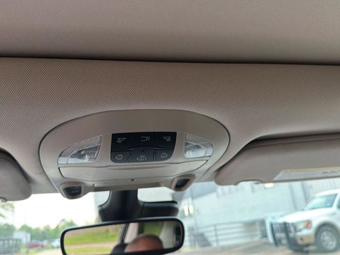 Used 2023 Chrysler Pacifica Limited image 6