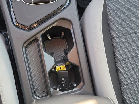 Certified 2025 Volkswagen Taos S image 27