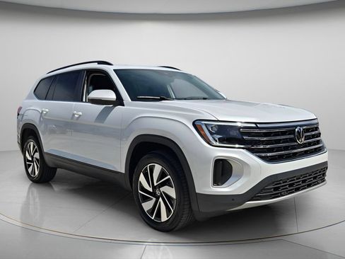 Certified 2026 Volkswagen Atlas SE w/ Panoramic Sunroof Package FWD image 9