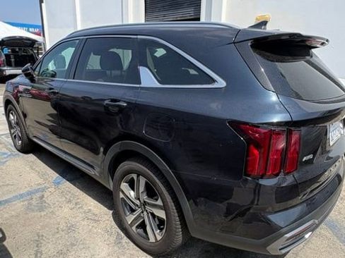 Certified 2022 Kia Sorento SX Prestige AWD/4WD image 4