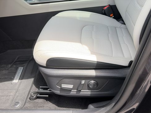 New 2026 Kia Sportage SX FWD image 18