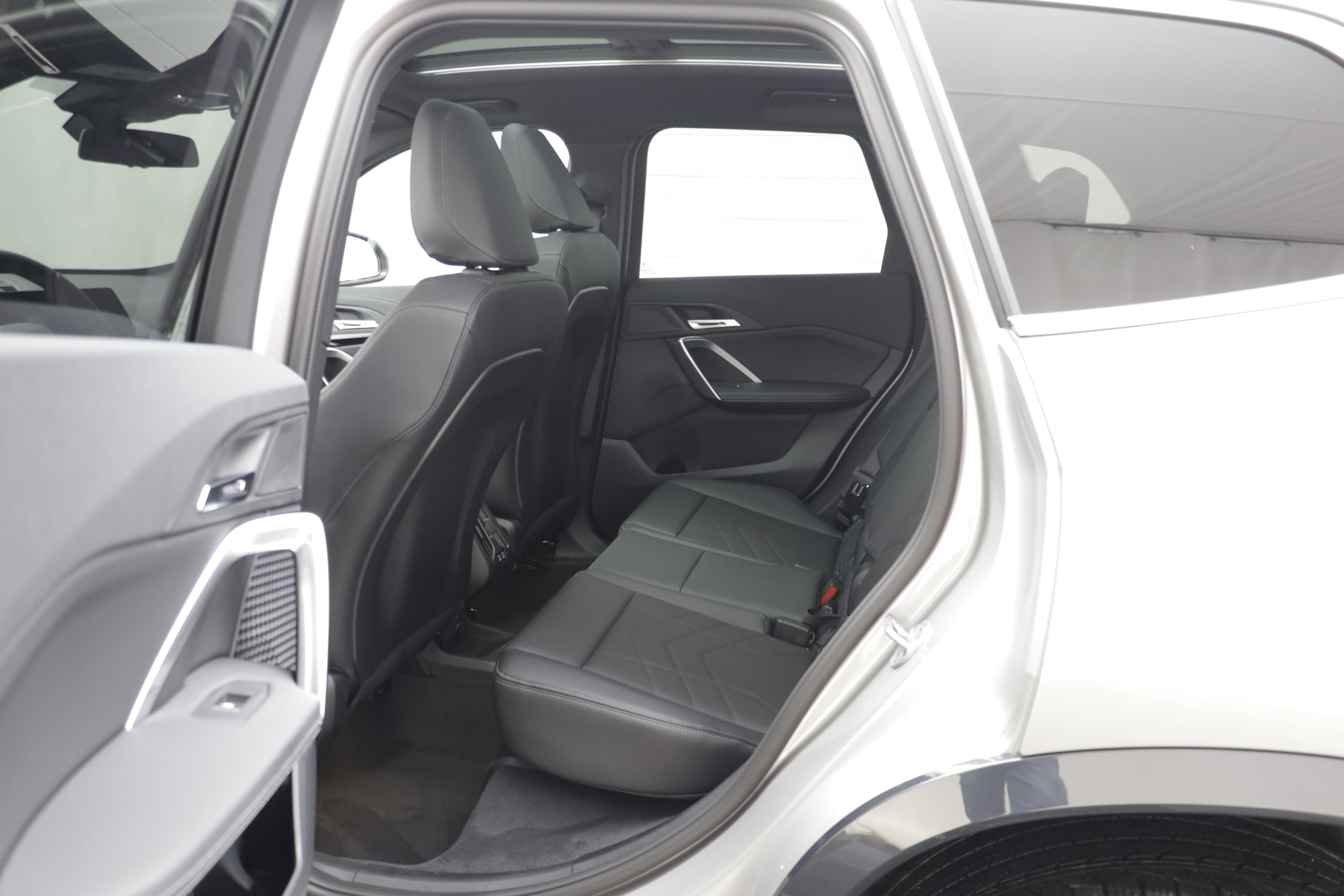 New 2027 BMW X1 xDrive28i AWD/4WD image 14