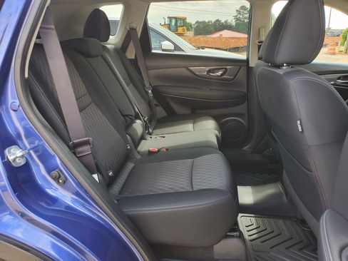 Used 2017 Nissan Rogue SV w/ SV Premium Package AWD/4WD image 5