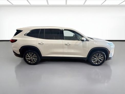 Used 2025 Buick Enclave Preferred FWD image 4