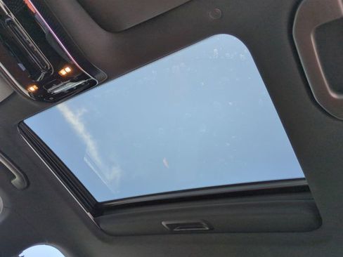 Used 2025 Mercedes-Benz C 300 Sedan image 19