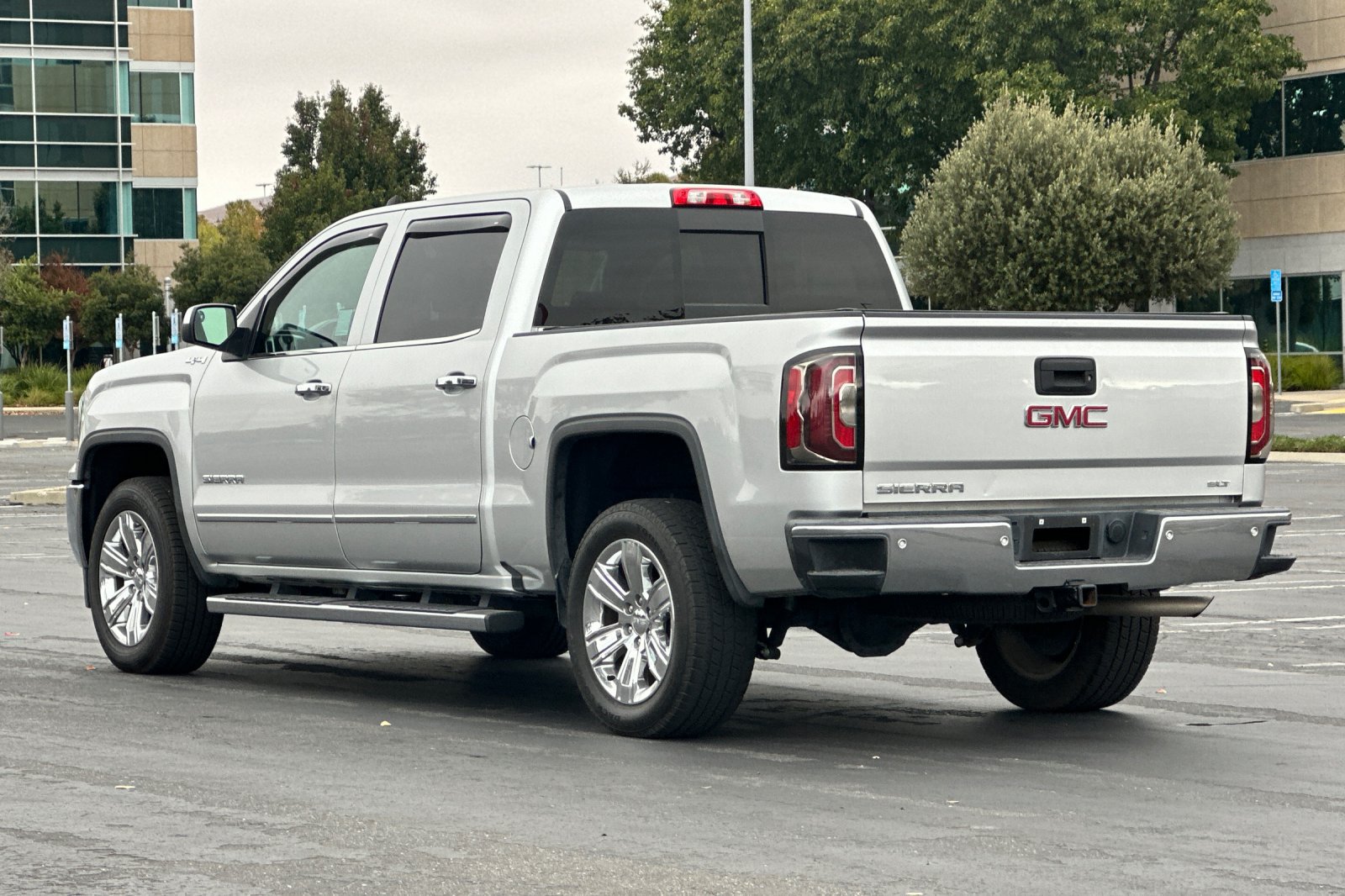 Used 2018 GMC Sierra 1500 SLT AWD/4WD image 6