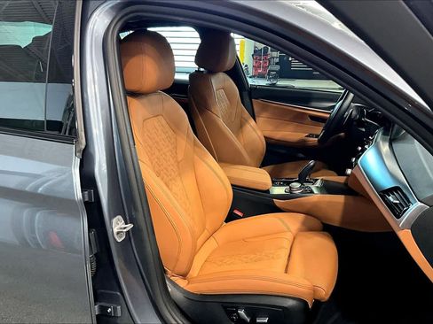 Used 2022 BMW 530i w/ M Sport Package RWD image 9