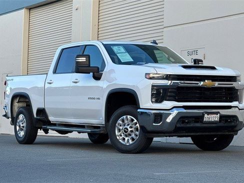 Certified 2024 Chevrolet Silverado 2500 LT image 2