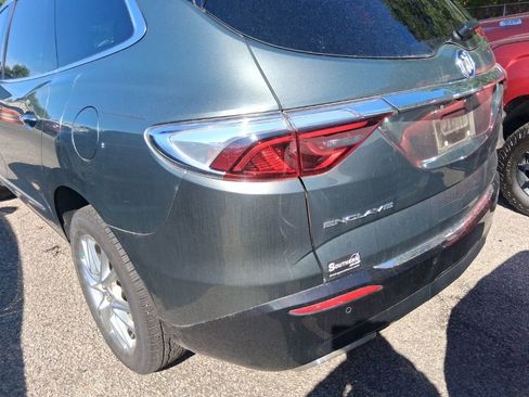 Used 2023 Buick Enclave Premium w/ Experience Buick Package FWD image 5