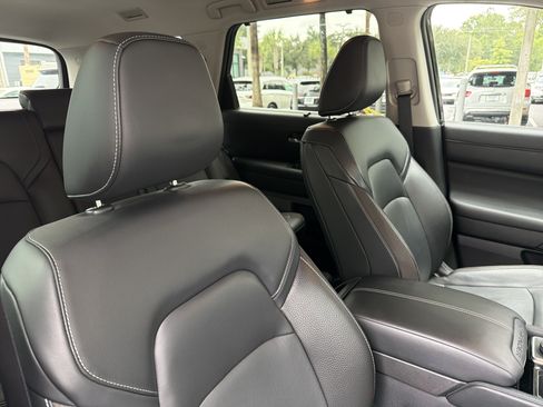 Used 2022 Nissan Pathfinder SL w/ Lighting Package (N92) AWD/4WD image 41