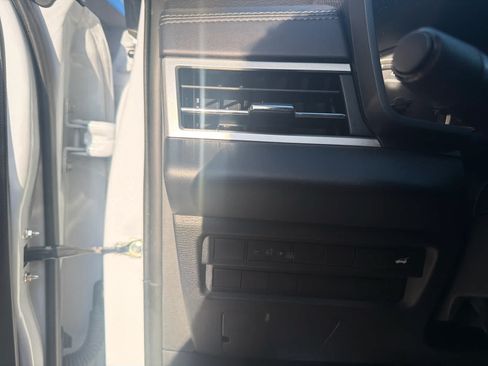 Used 2024 Mitsubishi Outlander SE AWD/4WD image 21