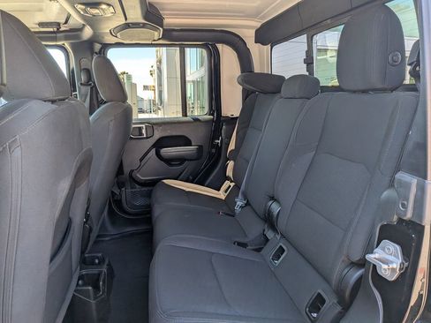 Certified 2023 Jeep Gladiator Sport AWD/4WD image 23