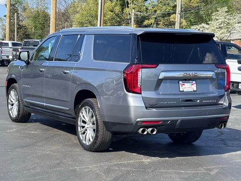 Used 2022 GMC Yukon XL Denali w/ Denali Premium Package image 16