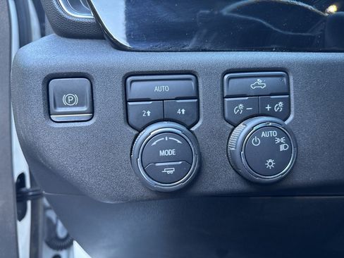 Certified 2022 Chevrolet Silverado 1500 LT image 24