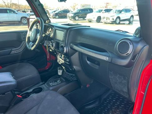 Used 2014 Jeep Wrangler Unlimited Sport image 27