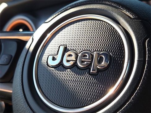 Used 2020 Jeep Gladiator Mojave image 23