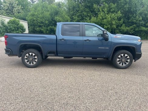Used 2025 Chevrolet Silverado 2500 Custom w/ Custom Value Package AWD/4WD image 8