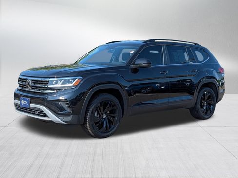 Certified 2023 Volkswagen Atlas SE w/ Black Wheel Package AWD/4WD image 3