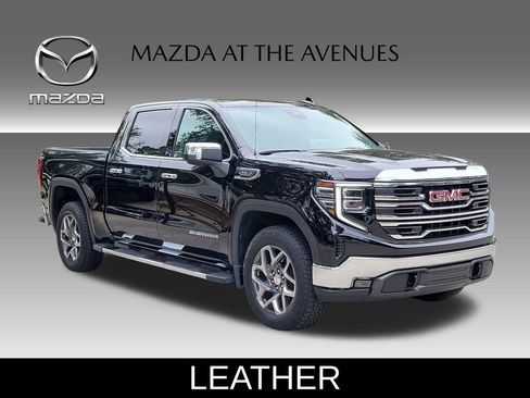 Used 2022 GMC Sierra 1500 SLT w/ SLT Convenience Package AWD/4WD image 3