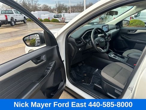 Used 2022 Ford Escape SE w/ Cold Weather Package image 19