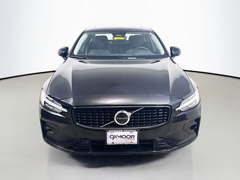 Used 2024 Volvo S60 B5 Plus image 2