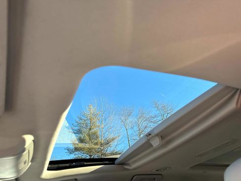 Used 2018 GMC Acadia SLT w/ LPO, Protection Package image 18