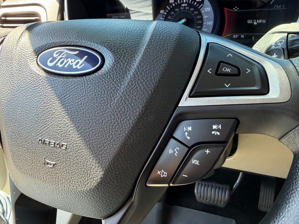 Used 2019 Ford Fusion SE FWD image 29