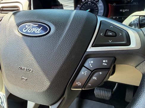 Used 2019 Ford Fusion SE FWD image 29