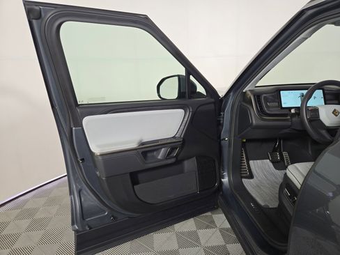 Used 2024 Rivian R1S Adventure AWD/4WD image 16