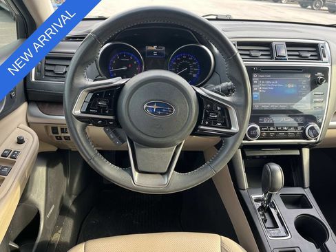 Used 2018 Subaru Outback 3.6R Limited AWD/4WD image 12