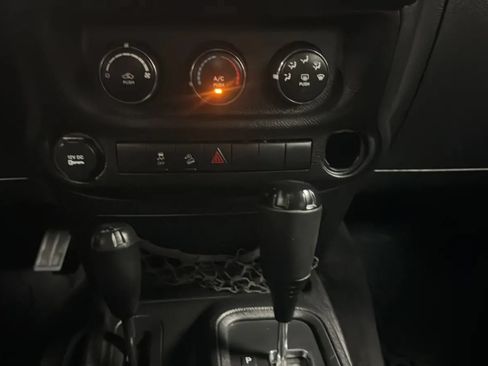 Used 2014 Jeep Wrangler Sport AWD/4WD image 14