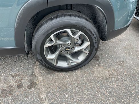 Used 2025 Chevrolet Trax LT w/ LT Convenience Package image 30