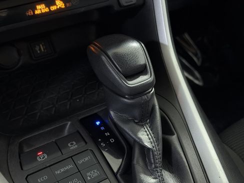 Used 2023 Toyota RAV4 LE AWD/4WD image 22