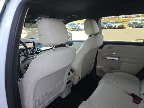 Certified 2025 Mercedes-Benz GLB 250 4MATIC image 19