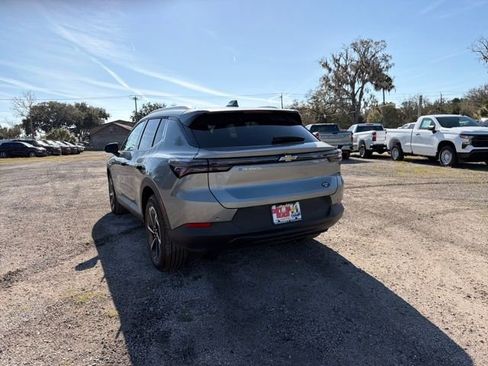 New 2026 Chevrolet Equinox EV LT image 11