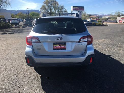Used 2018 Subaru Outback 2.5i Premium image 4