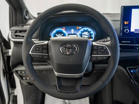 New 2026 Toyota Sienna Platinum image 31