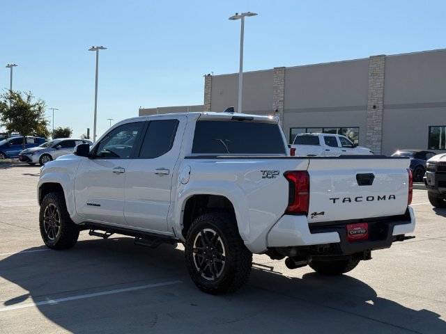Used 2025 Toyota Tacoma TRD Sport AWD/4WD image 7