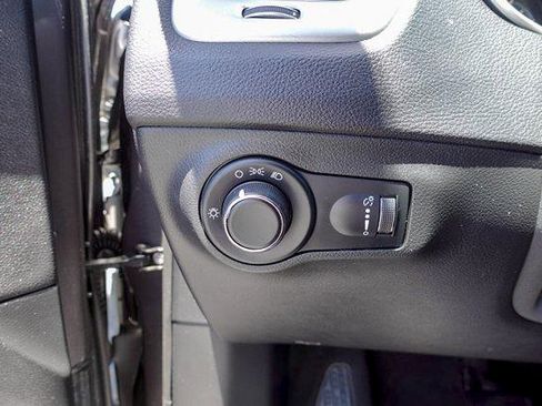 Used 2019 Jeep Compass Sport FWD image 13