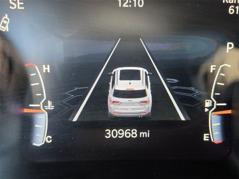 Used 2024 Jeep Compass Latitude image 24