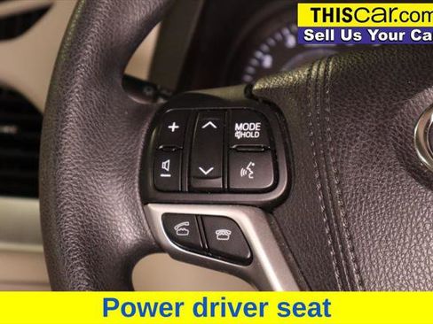 Used 2015 Toyota Sienna LE FWD image 16