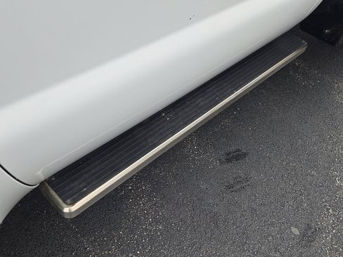 Used 2008 Ford F350 XLT image 10