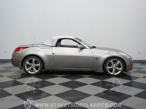 Used 2007 Nissan 350Z Touring RWD image 15