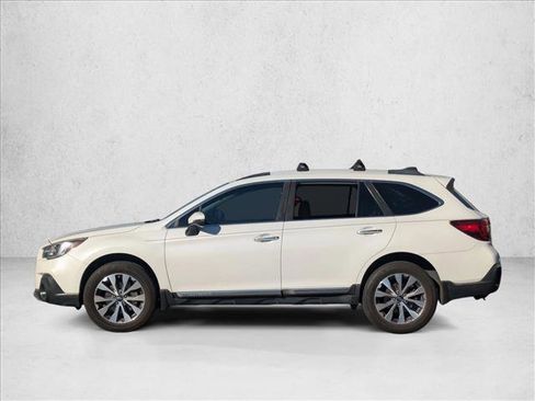 Used 2018 Subaru Outback 3.6R Touring image 9