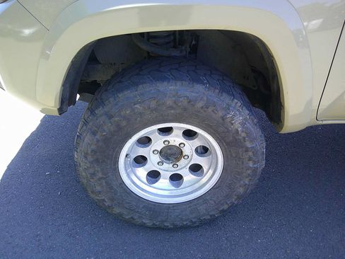 Used 2020 Toyota Tacoma SR5 AWD/4WD image 10