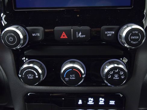 New 2026 RAM 1500 Express AWD/4WD image 23