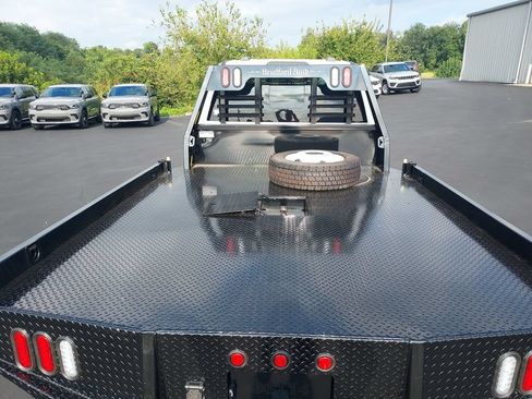 Used 2025 Ford F550 4x4 Crew Cab Super Duty image 9