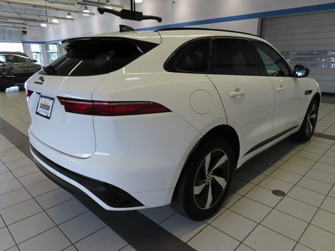 Used 2024 Jaguar F-PACE R-Dynamic S image 14